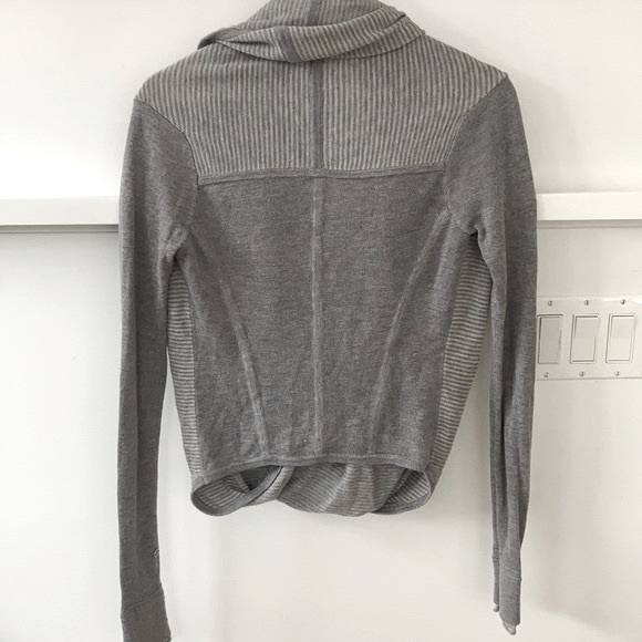 Lululemon Iconic Wrap - Picture 6 of 6